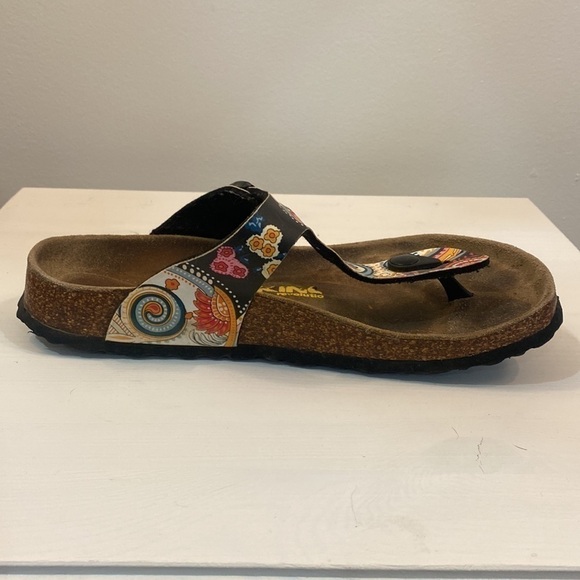 Viking Cork Thong Sandals with Colourful Abstract Design - Picture 3 of 10